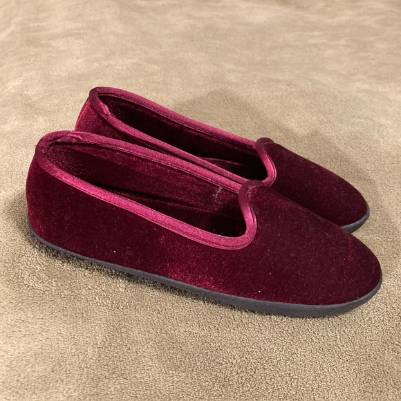 NWOT Isotoner Pillow Step Slippers Women's Size L 8.5-9 - Picture 1 of 10